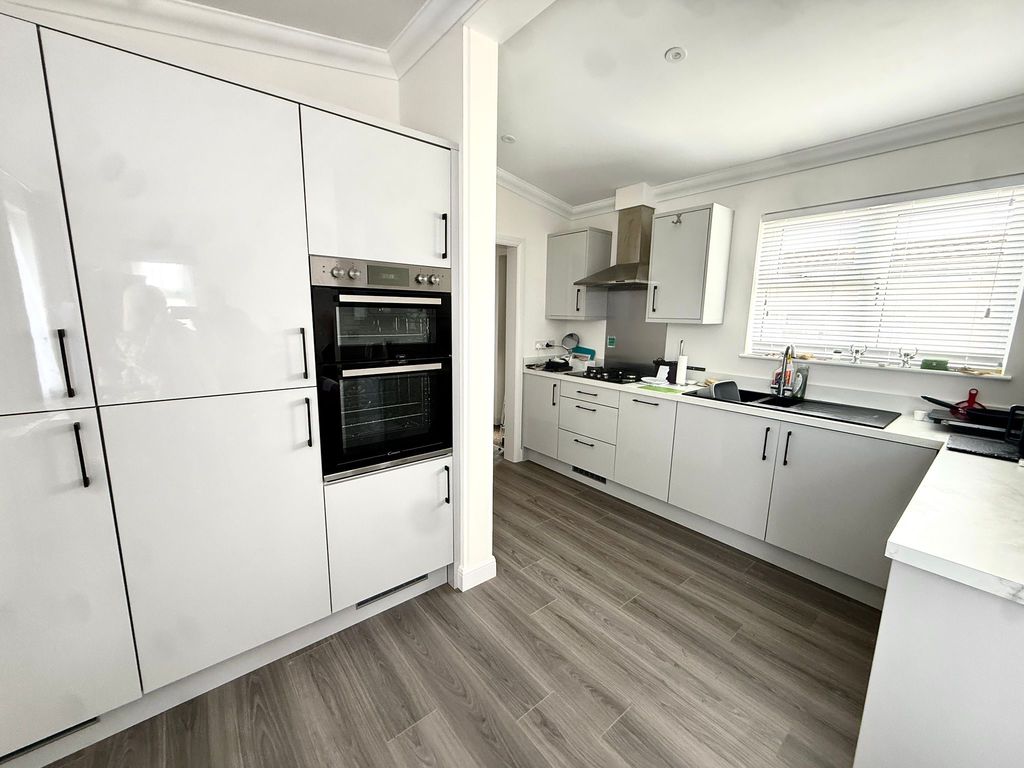 Silver Birch Avenue Briar Bank Park